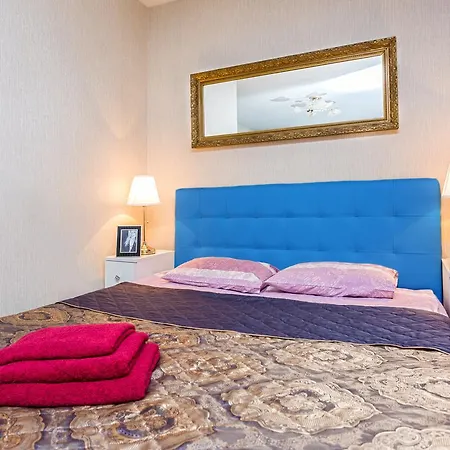 Apartment Romanovskaya Sloboda 16 *